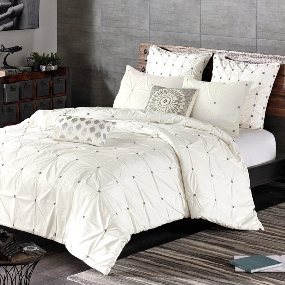 INK+IVY Masie Tufted Duvet Cover Set, Full/Queen- White - NEW